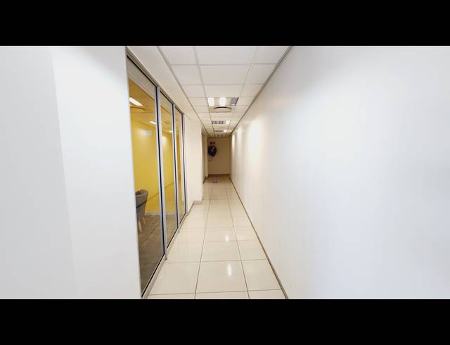 2,221M² SHOWROOM TO LET IN NORTH RIDING